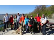 Der ganze Kurs incl. Hund beim Collis-Turm, dem Ende des Collissteilpfades bei Zell, der einen keinen, aber sehr netten Klettersteig enthält.
